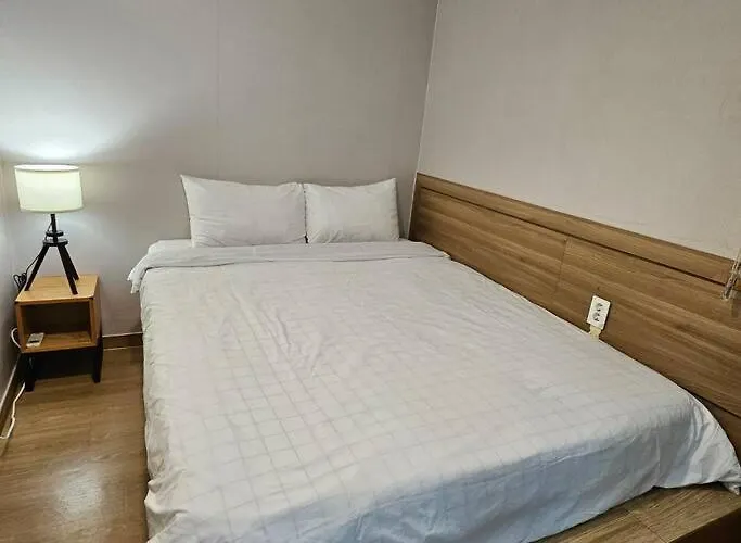 J Honor House Foreigner Only 4* Seul