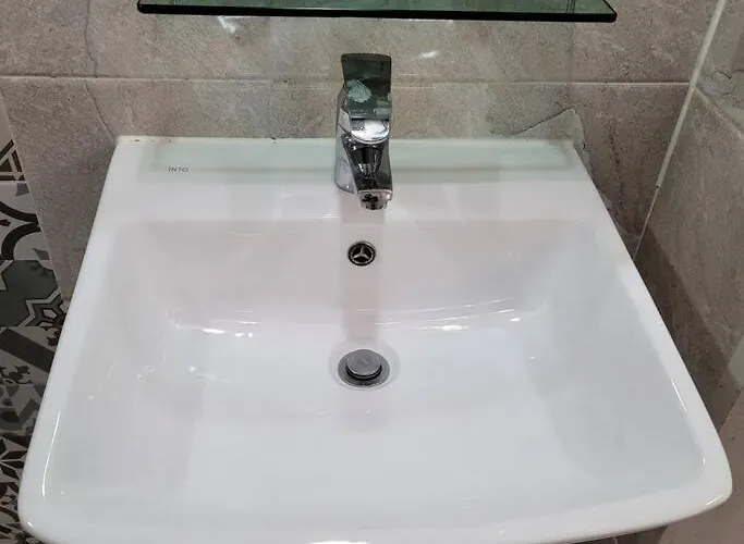 J Honor House Foreigner Only Casa de hóspedes 4*